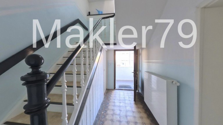 Hausflur Eingang Frellstedt Einfamilienhaus Sanierte Innenbereiche, Mieteinnahmen und Ausbauoption im Dachgeschoss - 3 WE m�glich!