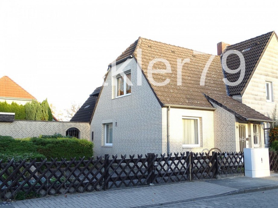 Stra�enansicht Doppelhaush�lfte Hannover / Bothfeld