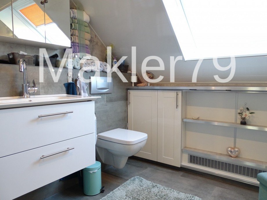 Badezimmer DG Wohnhaus Einfamilienhaus Lahstedt / Adenstedt