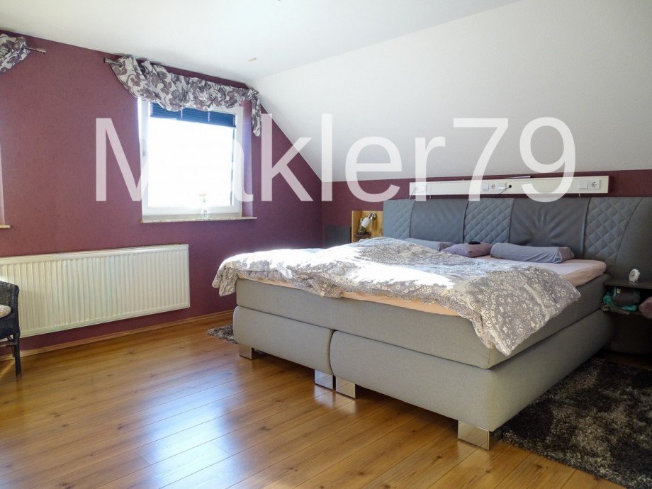 Schlafzimmer DG Wohnhaus Ladenlokal Lahstedt / Adenstedt