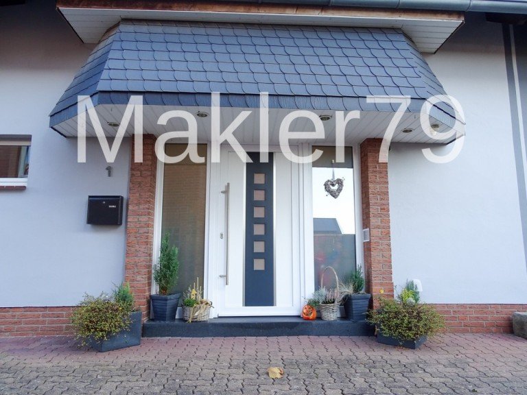 Eingang Wohnhaus Lahstedt / Adenstedt Einfamilienhaus Einmalige M�glichkeit - Ein Haus, unendliche M�glichkeiten - bis zu 4 Wohneinheiten m�glich oder Platz f�r Ihr Gewerbe!