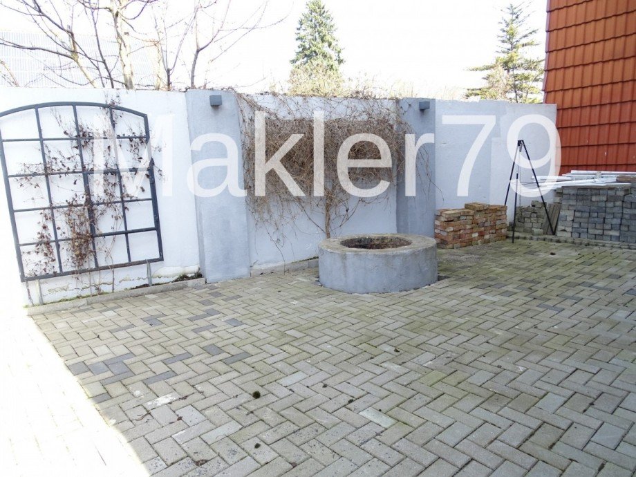 Aussen - Hof Einfamilienhaus Frellstedt