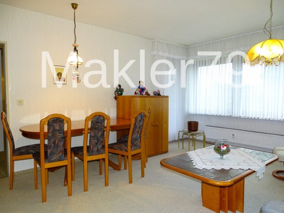 Wohnzimmer mit Zugang Balkon Erdgeschosswohnung Peine / V�hrum