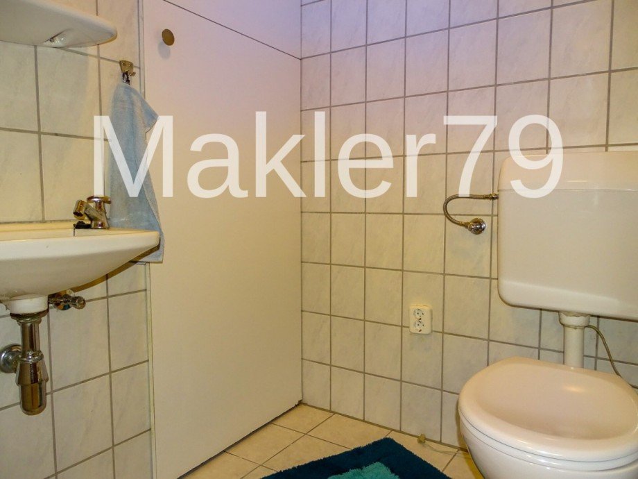 G�ste-WC Erdgeschosswohnung Peine / V�hrum