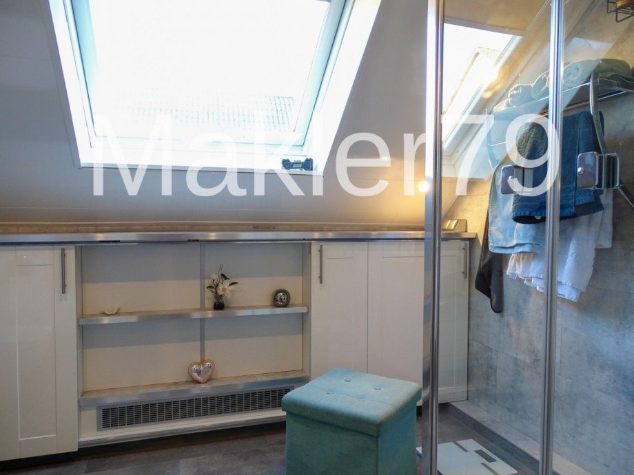 Badezimmer DG Wohnhaus Einfamilienhaus Lahstedt / Adenstedt